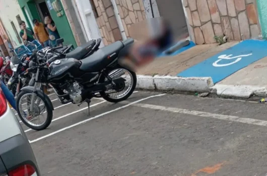 Homem morre após ser esfaqueado durante confusão em bar de Paulistana; filhos presenciaram o crime