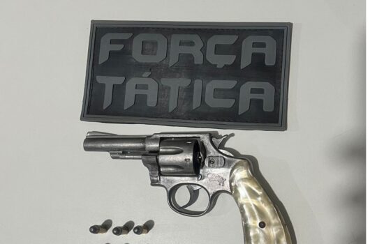 Polícia Militar apreende arma de fogo e conduz casal à delegacia em Picos