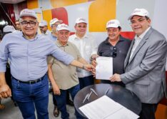 Na Expoapi, governador assina novos contratos do Agroamigo e programa já soma R$ 860 milhões aplicados no Piauí