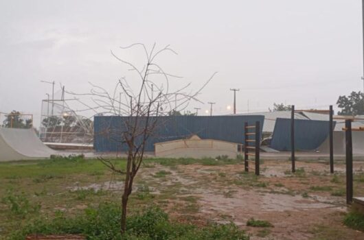 Forte chuva com ventania causa estragos em diversos bairros de Picos