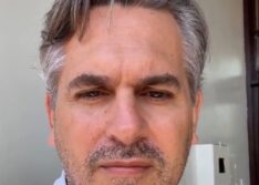 Dr. Pablo Santos anuncia o cancelamento do Zé Pereira devido a mortes de criança, de empresário e de policial militar