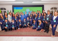 Rafael Fonteles recebe estudantes eleitos no Parlamento do Futuro e destaca importância do projeto para a democracia
