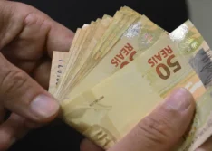 IR zero para quem ganha até R$ 5 mil vale nos salários pagos este mês