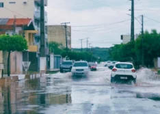 Chuva de 97 mm deixa bairros alagados e muro de casa desmorona em Picos