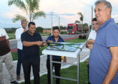 Prefeitura de Geminiano entrega revitalização do canteiro central da Avenida Brasil
