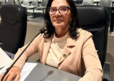 Creusa Nunes solicita limpeza urbana e nivelamento de esgoto em ruas de Picos