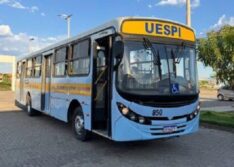 Uespi disponibiliza ônibus para transporte de acadêmicos em Picos