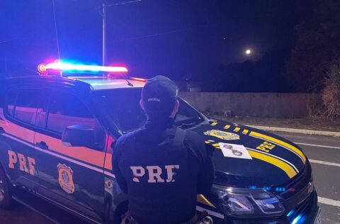 Passageiro é flagrado com arma artesanal e munições dentro de ônibus em Picos