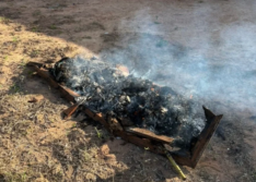 Caixão é encontrado incendiado em frente ao cemitério de Alegrete do Piauí; Polícia Civil e IML são acionados