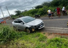 Acidente entre carro e moto deixa dois feridos na PI-456 em Curral Novo do Piauí