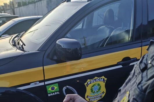 PRF captura foragido da Justiça durante fiscalização na BR-316 em Picos