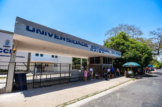 UESPI lança edital com 1.180 vagas em cursos gratuitos de línguas nesta segunda