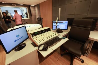 Rádio Alepi completa 15 anos com espaços mais modernos