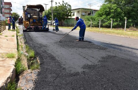 Prefeitura de Picos inicia operações de asfaltamento e tapa-buracos