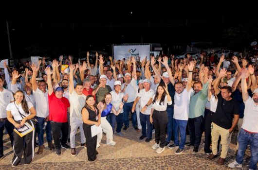 Governador entrega mais de mil registros em Novo Santo Antônio, que passa a ter 100% de imóveis urbanos regularizados