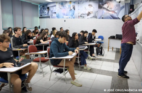 Desenrola Fies: estudante pode renegociar dívida a partir desta quarta