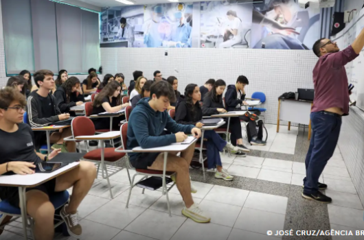 Desenrola Fies: estudante pode renegociar dívida a partir desta quarta