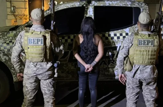Mulher é presa com cocaína em Picos após denúncia de movimentação suspeita em motel