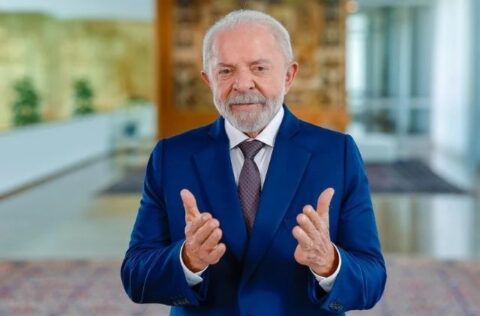 Lula assina MP que zera imposto da ‘taxa das blusinhas’