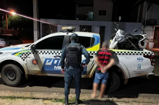 Motociclista é preso após furar barreira policial com droga e alto teor alcoólico em Santana do Piauí