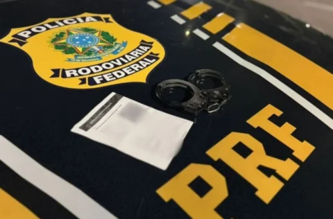 PRF prende homem por uso de documento falso durante fiscalização na BR-316 em Picos