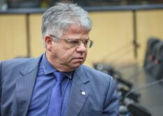 Proposta de Gustavo Neiva de acabar com “imposto do Sol” é aprovada na CCJ