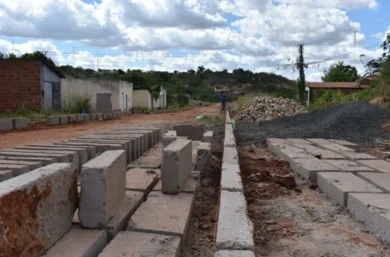 Iniciada obra de calçamento na Comunidade Quilombo no Bairro Morada do Sol