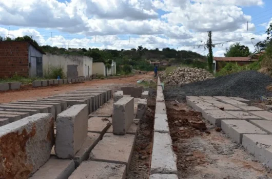 Iniciada obra de calçamento na Comunidade Quilombo no Bairro Morada do Sol