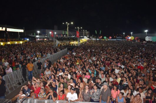 Multidão prestigia abertura do Picos Cidade Junina e evento se consagra como o maior São João do Piauí