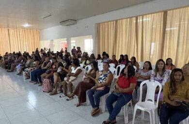Escolas promovem momentos especiais em homenagem ao Dia das Mães com café afetivo, jantar e integração