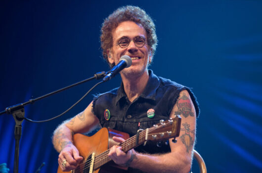 Cantor Nando Reis será atração do show de encerramento do Salipi 2026 no domingo (14)