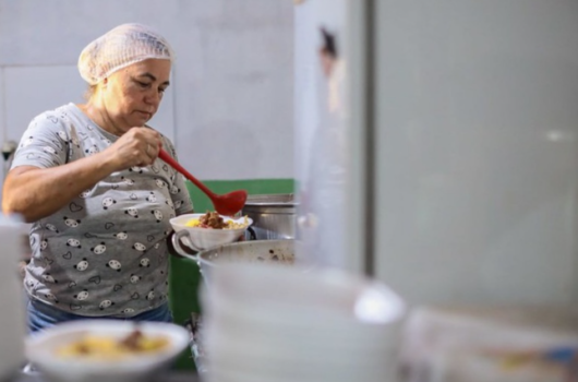 Fome cai mais de 70% entre mulheres, pessoas negras e crianças