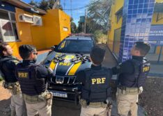 PRF apreende 03 (três) fuzis calibre 5.56 e 06 (seis) carregadores escondidos em um fundo falso de um veículo em Picos/PI