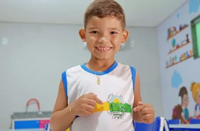 Prefeitura de Geminiano inicia entrega de kits escolares completos e fardamento com tênis para toda a rede municipal