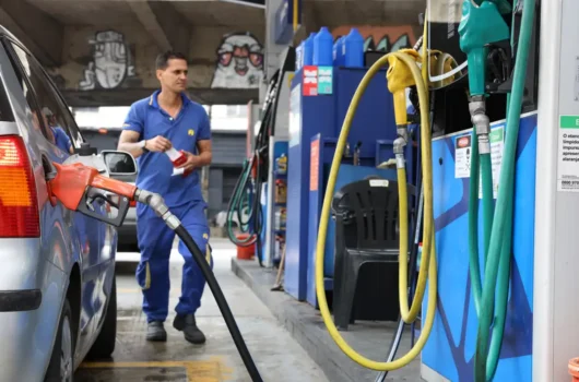 Subsídio de R$ 0,44 por litro da gasolina é prorrogado por 30 dias