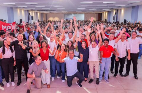 Base de Rafael Fonteles apresenta avanços da Educação e propostas para os próximos quatro anos durante plenária