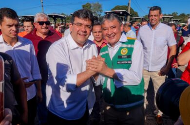 Wellington Dias participa de entrega de veículos do SAMU e unidade odontológica móvel no Piauí