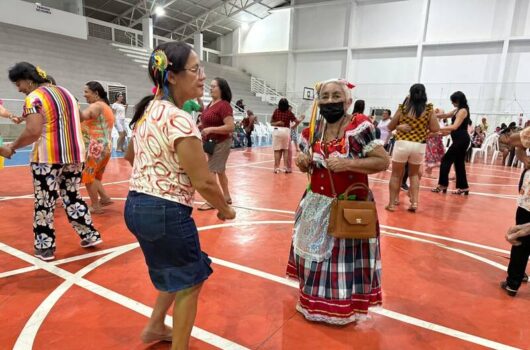 Prefeitura de Picos promove Arraiá da Melhor Idade e fortalece integração entre idosos atendidos pela SEMTAS