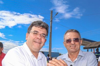 Governador visita obras de asfalto em Bela Vista e reforma de estádio em Campinas do Piauí