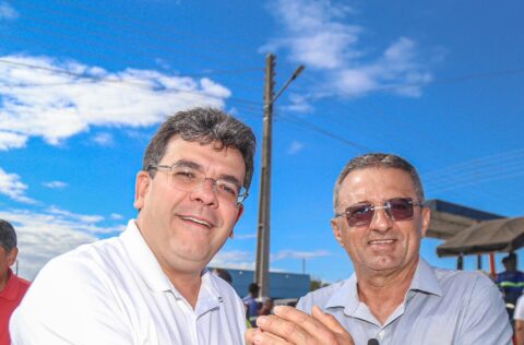 Governador visita obras de asfalto em Bela Vista e reforma de estádio em Campinas do Piauí