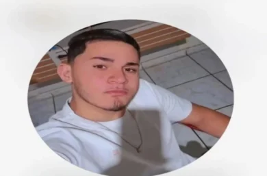 Jovem morre em grave acidente entre carro e moto na Avenida Anísio da Luz, em Picos