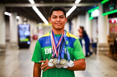 Piauiense conquista ouro em Mundial de Canoagem e coloca o Brasil no topo