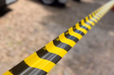 Criminosos encapuzados invadem bar e matam jovem a tiros em Água Branca