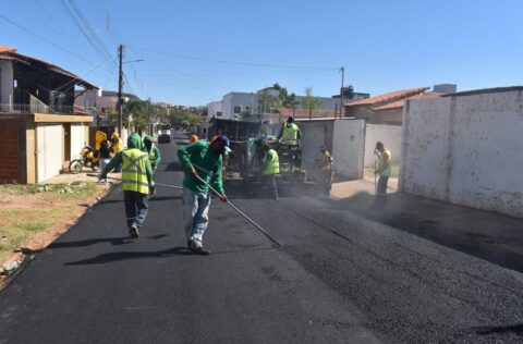 Ruas do bairro Passagem das Pedras são contempladas na nova etapa da obra de asfaltamento