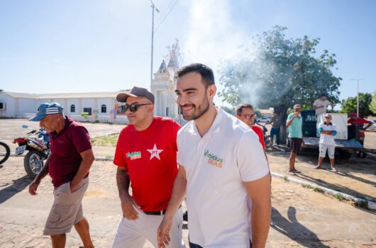 Vinícius Dias percorre 15 municípios e recebe novas adesões no extremo Sul do Piauí