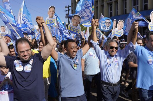 Ao lado de Ciro Nogueira e Joel Rodrigues, Dr. Erivelto realiza caminhada e inaugura comitê em Picos rumo à Alepi