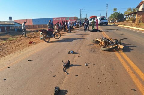 Colisão entre motocicletas e caminhonete deixa duas pessoas mortas no Piauí