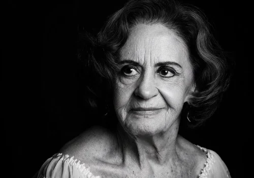 Laura Cardoso, pioneira da teledramaturgia brasileira, morre aos 98 anos
