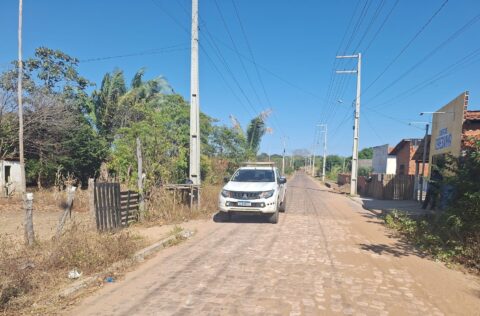 Homem é encontrado morto com perfuração no pescoço em Palmeirais
