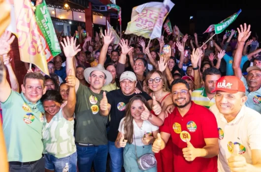 Multidão acompanha carreata e encontro do Time do Povo em Itaueiras